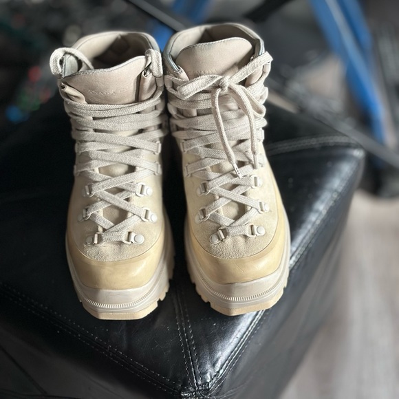 Canada Goose Journey Boot. Made in Italy. - Picture 4 of 7